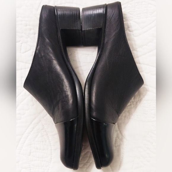 Munro black leather mules. - Picture 5 of 12
